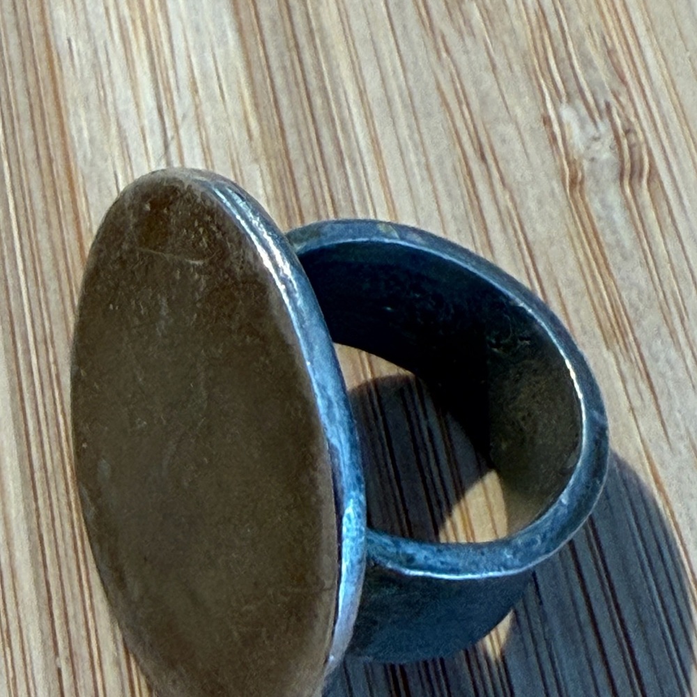 Large scale silver ring - Picture 2 of 3